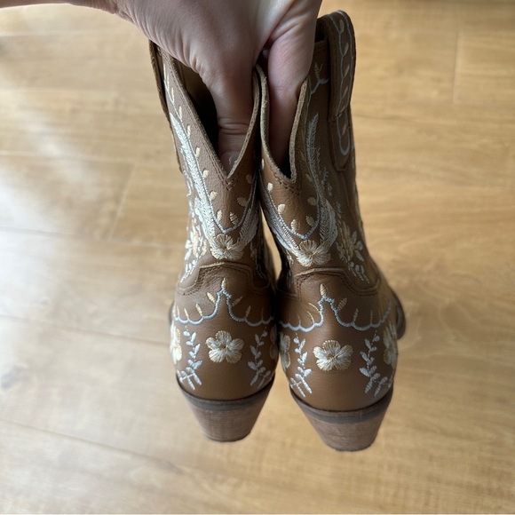 Dingo Primrose Leather Bootie, Brown Embroidered Floral Western Boots, Size 8.5 - Picture 15 of 16